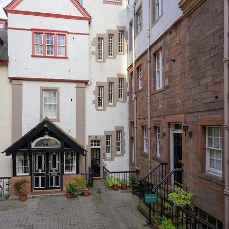 Pass The Keys Historic Ramsay Garden Apt With Balcony Views EDI Exteriér fotografie